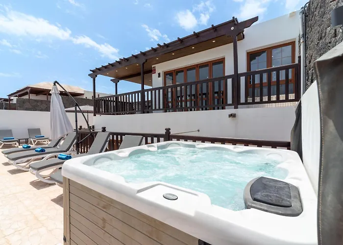 Poppy Villa Playa Blanca